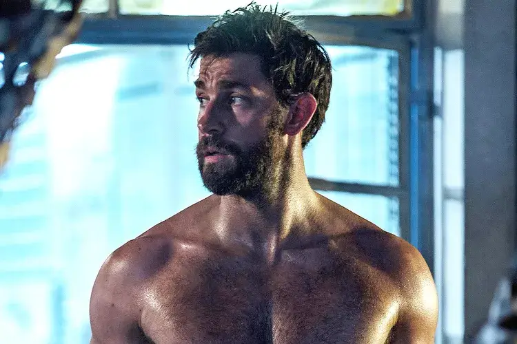 john krasinski 13 hours tout 111124 0ff54860b17143849cd8148c331967ba