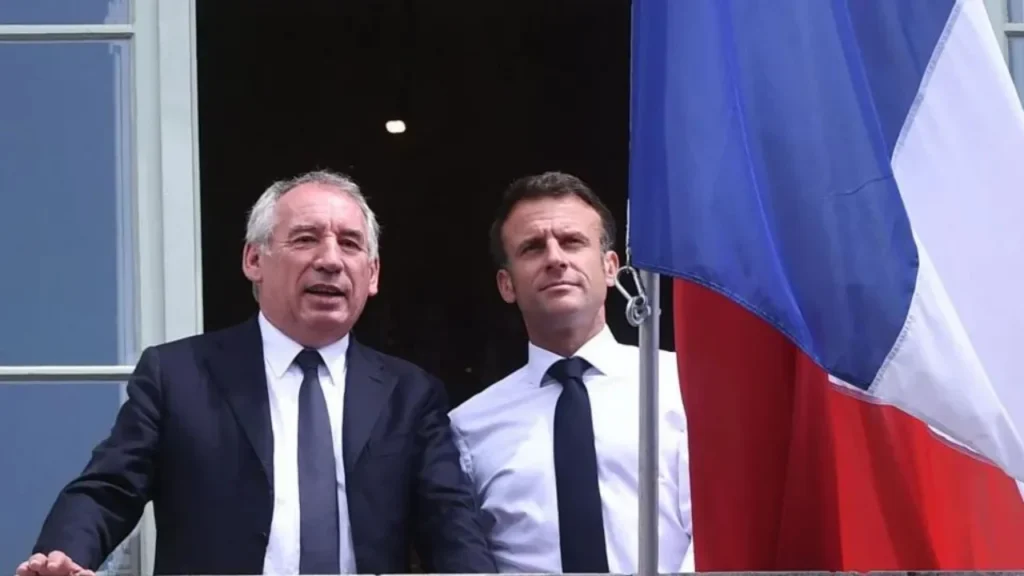 macron zgjedh kryeminsitrin e ri