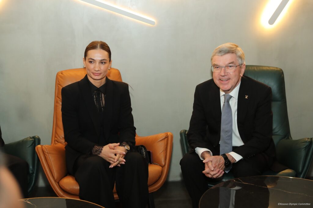 takimi i Presidenti i IOC-ut, Thomas Bach, me medalistet