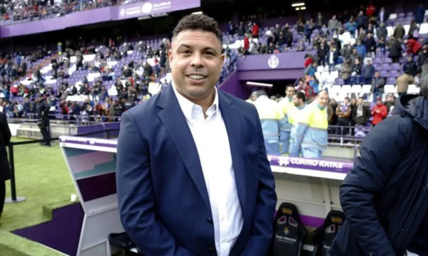 legjenda e futbollit brazilian ronaldo synon ta uhdeheq brazilin