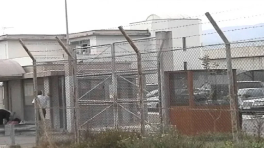 Shpërthim brenda burgut të  sigurisë së lartë të Fushë-Krujës, dyshohet për lëndë plasëse! Reagon policia