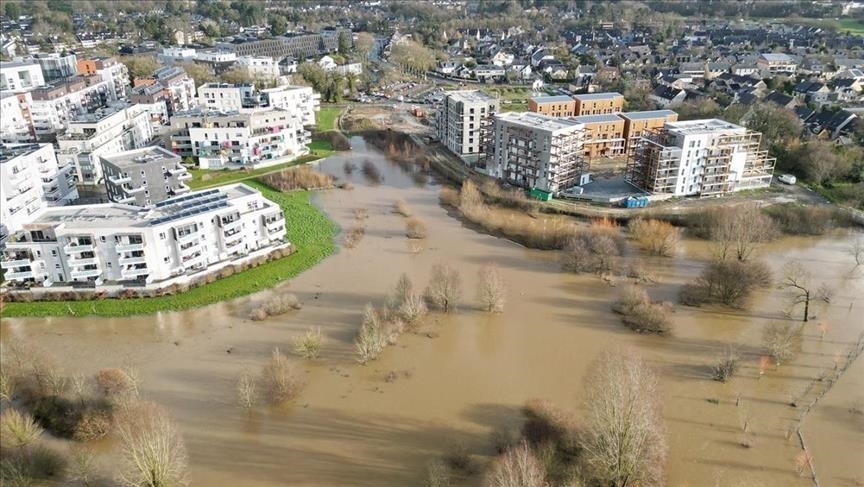 Stuhitë e forta godasin Francën: Dy të vdekur, 17 të plagosur dhe dëme të shumta në Paris