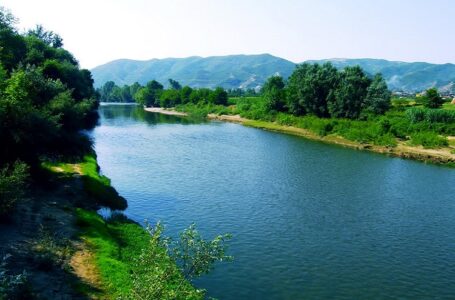 Tragjedi në Elbasan; Dy vëllezër mbyten në lumin Shkumbin