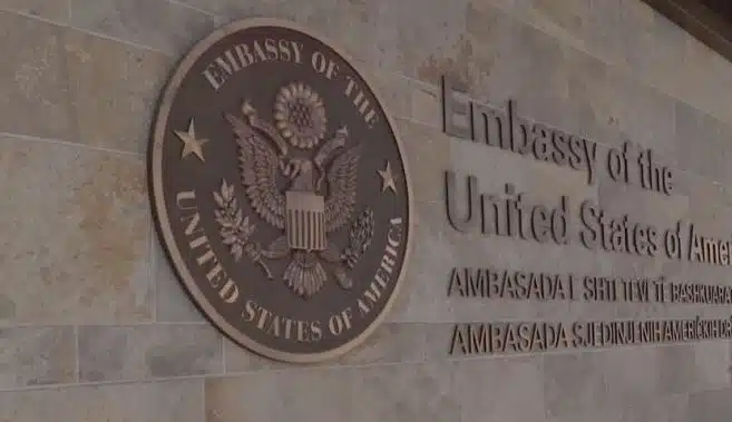 Ambasada e SHBA-së në Kosovë: Konstituimi i Kuvendit duhet të bëhet sipas afatit kushtetues