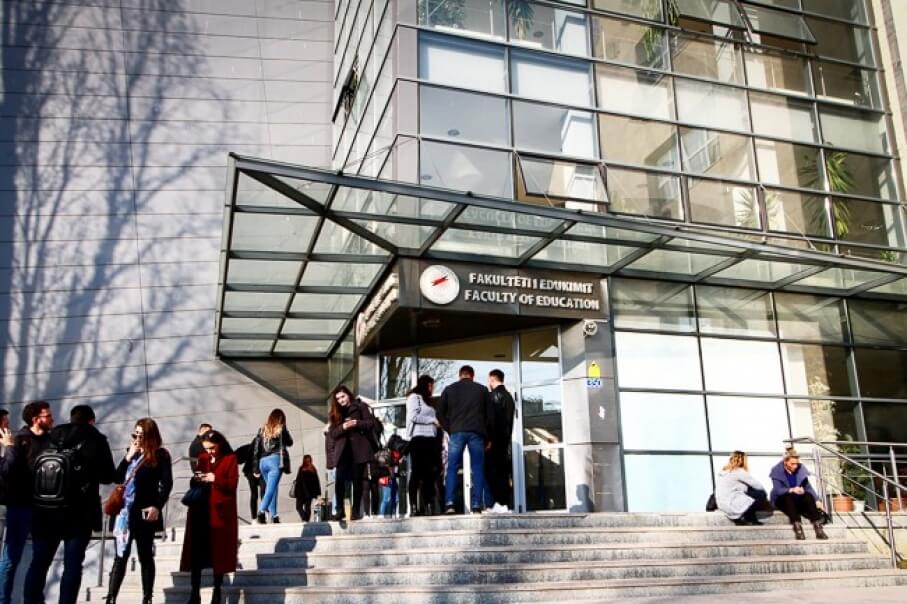 Interesimi për universitetet publike në Kosovë po bie nga viti në vit