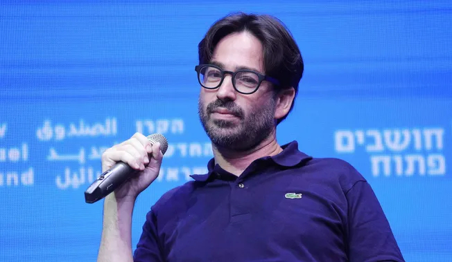 Firma serbe e ish-ndihmësit të Netanyahut përfitoi 2.3 milionë dollarë nga klientë të huaj në 2024-ën