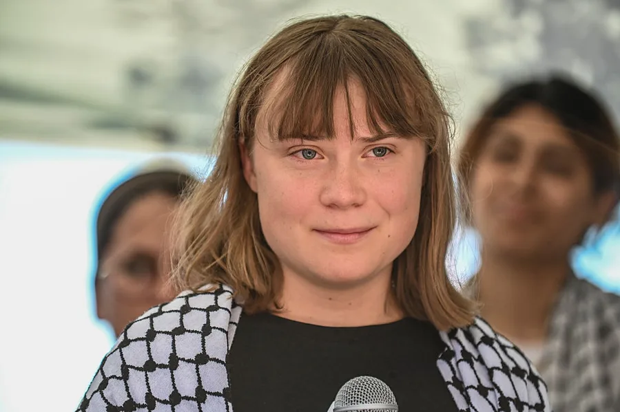 Sot protestë në Tiranë për luftën në Gaza, merr pjesë edhe aktivistja e njohur Greta Thunberg/Video