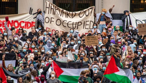 sudentet ne protest kunder luftes ne gaza