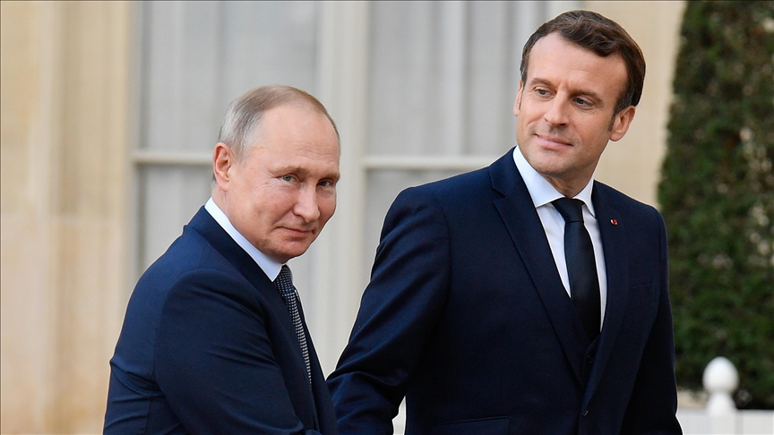 phone call macron putin