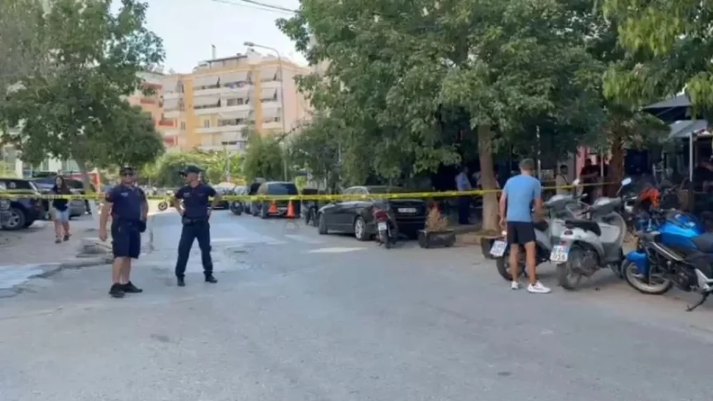 Zbardhet plagosja me armë në Sarandë! Shpallen në kërkim 4 persona