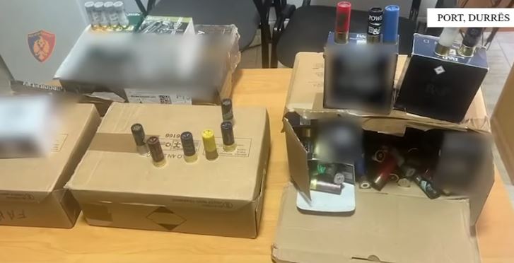 Arrestohet 55-vjeçari, tentoi të fuste në Shqipëri 1000 fishekë dhe 20 mijë euro të padeklaruara