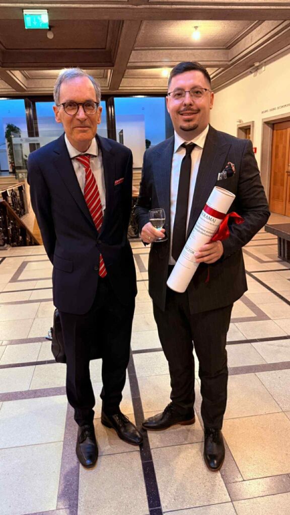 41057E3E-EFD7-4179-8840-F3B2581EA878