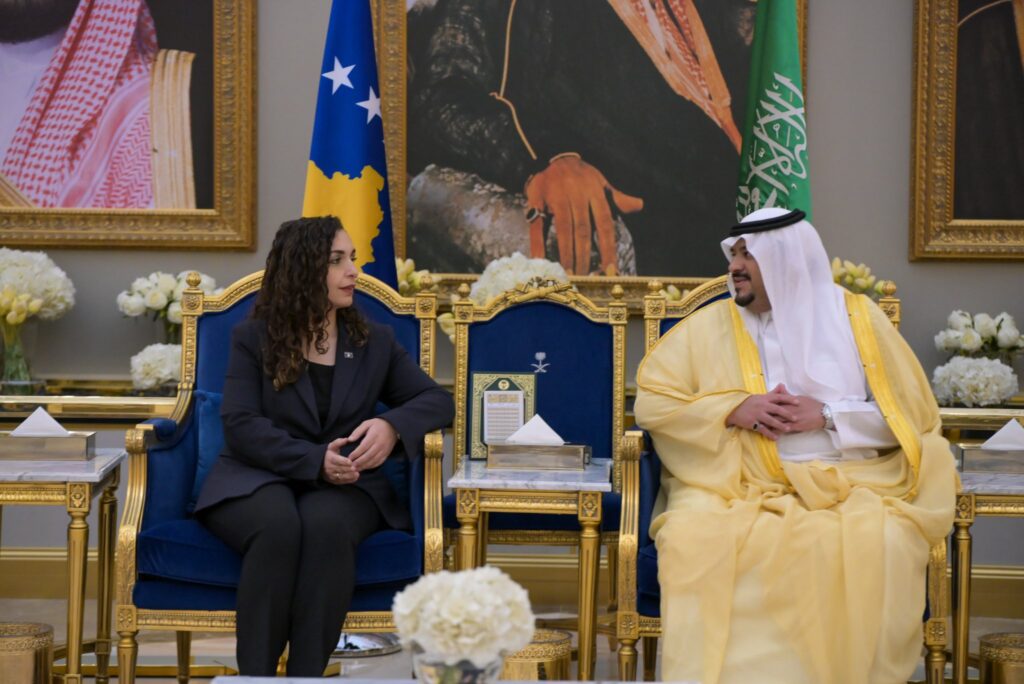 Porno meni qattiqroq sikish