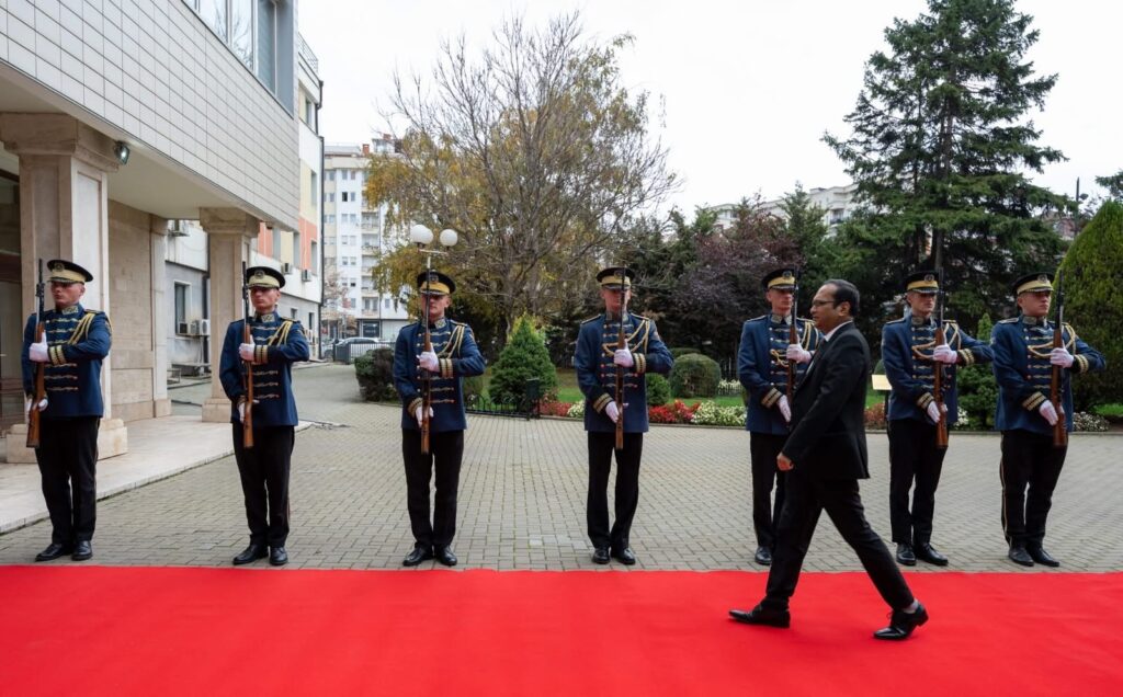 296860DF-FF2F-46B5-9360-F64549BF7F56