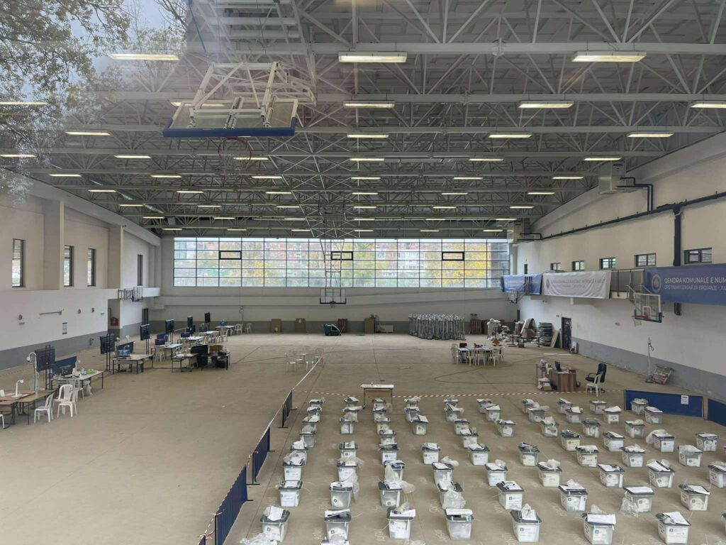 Votat në Mitrovicë/ Kompania që i shtyp fletëvotimet e merr përgjegjësinë për “gabimin teknik”