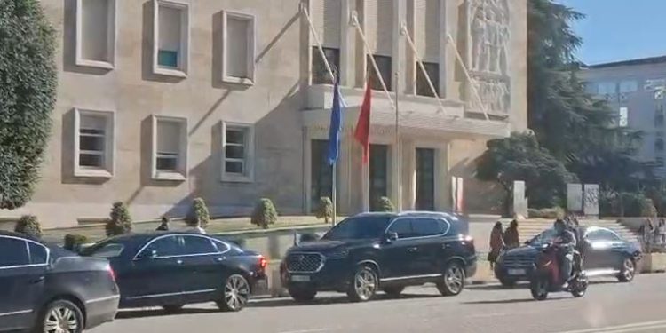 Ambasadorët e BE takim me Ramën në Kryeministri