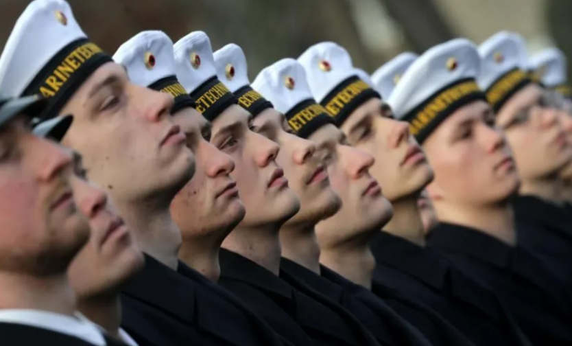 Gjermania voton për të rikthyer shërbimin ushtarak, vullnetar për 18-vjeçarët