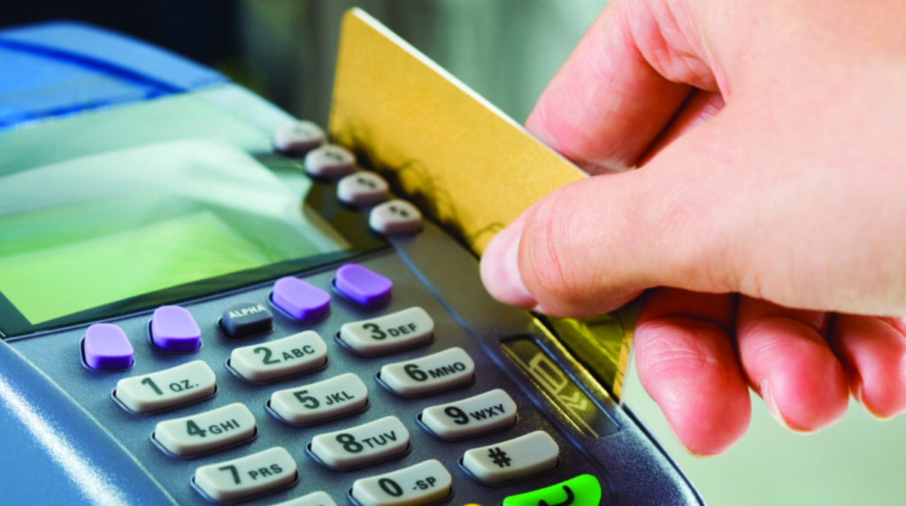 BE vendos kufijë të rinjë për cash-in dhe kriptovalutat: Si do të ndryshojë mënyra e pagesave?