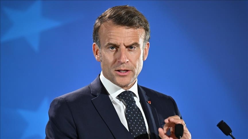 Macron kritikon Facebook-un për videon e rreme të grushtit të shtetit