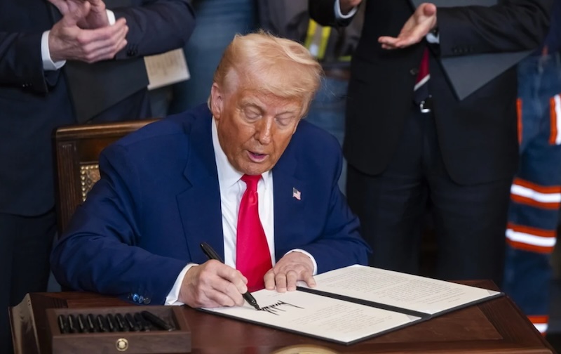 Trump nënshkruan ligjin rekord të mbrojtjes, Kosova përfshihet në prioritetet strategjike të SHBA-së